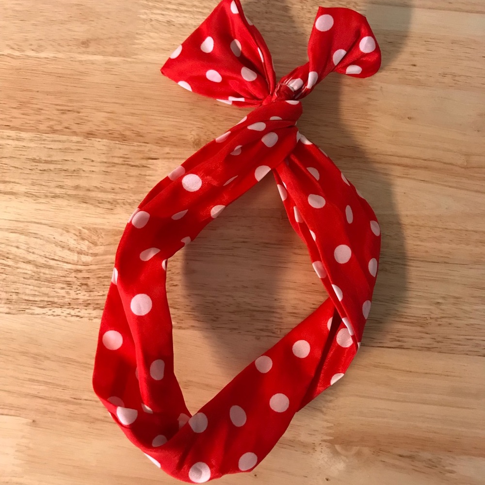 ✨ Wire red white polka dot headband